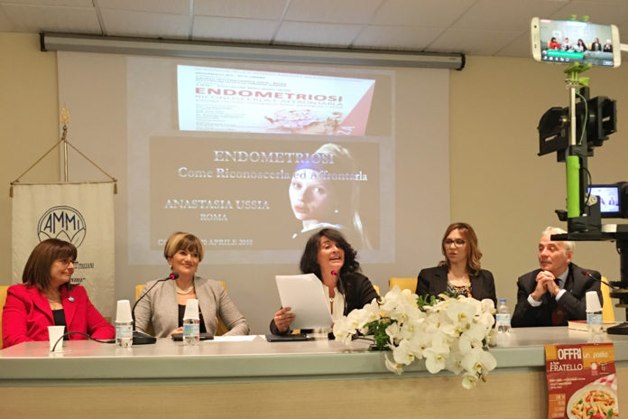 Il tavolo dei relatori con la Dott.ssa Anastasia Ussia endometriosi