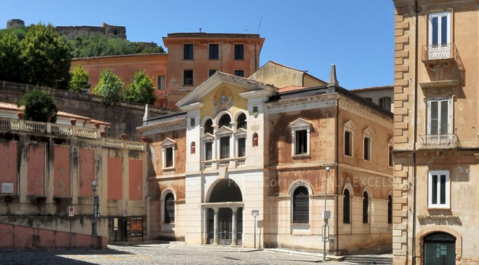 Cosenza, Biblioteca Civica: Sigilli su Cultura, Memoria e Conoscenza Cosenza - Biblioteca Civica