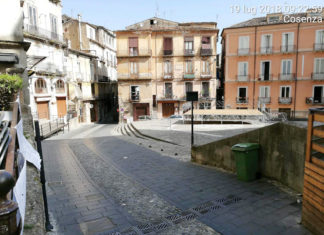Centro Storico Cosenza, Movimento NOI: Jole Santelli si dimetta piazza duomo, cosenza, mario occhiuto, centro storico