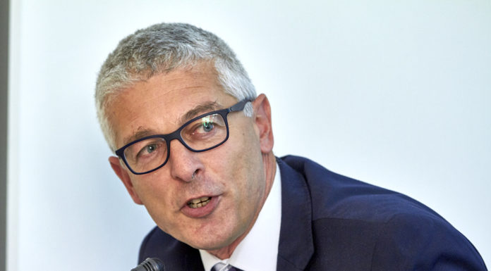 Sanità, Morra: “Stop ai doppi incarichi per commissari alla sanità. Basta a favori per amici degli amici” senatore-nicola-morra