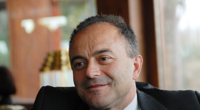 Gratteri indaga, ora è certo. A Cosenza sono tutti più buoni ma non per Natale Dott. Nicola Gratteri - Procuratore della repubblica di Catanzaro