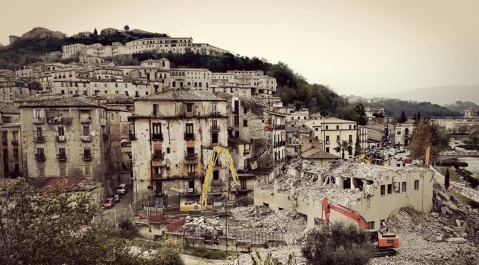 Abbattuto l’ex Jolly Hotel, a Cosenza, restano decine di incompiute cosenza storica, jolly hotel, mario occhiuto