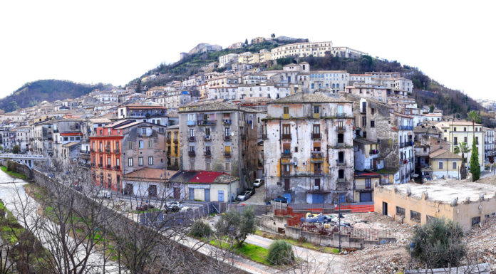 90 milioni di Euro dividono il tavolo del Ministro Bonisoli. Ora c’è anche Oliverio Città Storica di Cosenza - Ex Jollu Hotel