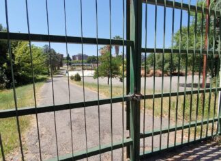 Rende: i campi da tennis che hanno cresciuto generazioni di sportivi sono chiusi al grande pubblico.