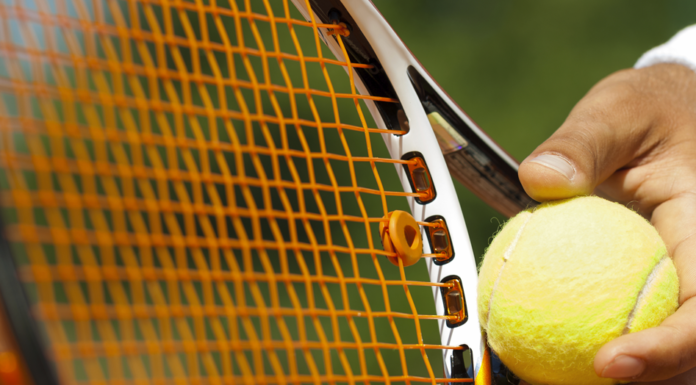 Rende: Manna inciampa su palla da tennis. Ora la Metro potrebbe travolgerlo Il Tennis