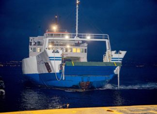 Messina: il Sindaco De Luca riporta a scuola i suoi colleghi. Coronavirus, il sindaco di Messina De Luca blocca il porto.