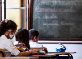 La scuola italiana è nel caos. Le famiglie nel panico totale!