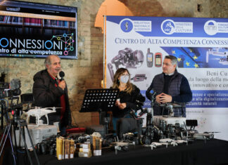 Cultura e Beni Culturali, successo per il Centro di Alta Competenza CONNESSIONI di Cosenza Centro di Alta Competenza CONNESSIONI – Da sx Massimo De Buono, Eleonora Cafiero, Fabio Gallo – Foto Vincenzo Zicaro