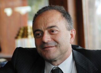 Istituita la “Scorta Civica” per Nicola Gratteri. Venerdì il primo sit-in a Catanzaro. Scorta Civica per Nicola Gratteri