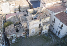 Cosenza, il Quartiere Santa Lucia chiama ma nessuno risponde. Degrado e rischi per la salute Crolli Centro STorico di Cosenza - CIS Centro Storico