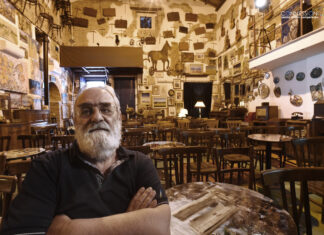 Eduardo Tarsia svende pezzi del Teatro. A Cosenza figli e figliastri e mancanza di trasparenza. Il Regista Eduardo Tarsia nella sua Officina delle ARti nel cuore della Città Storica di Cosenza