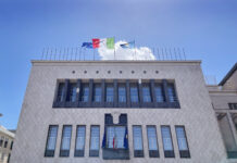 Cosenza abbandonata e piena di buche. La più grande è la mancanza di civismo in politica. Situazione grave.