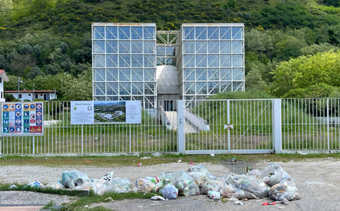 Il Planetario di Cosenza abbandonato dopo l'inaugurazione