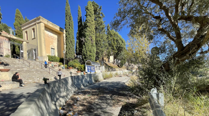Cimitero di Cosenza, Movimento NOI: bare stipate per settimane, strada pericolante e abbandono. Cimitero di Cosenza
